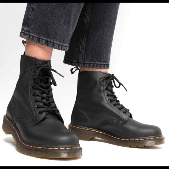 Dr. Martens 1460 Smooth Leather Lace Up Boots Size 8 - Picture 2 of 9